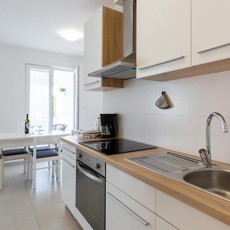 Amoroso Apartment 200M From Sea Porec Esterno foto