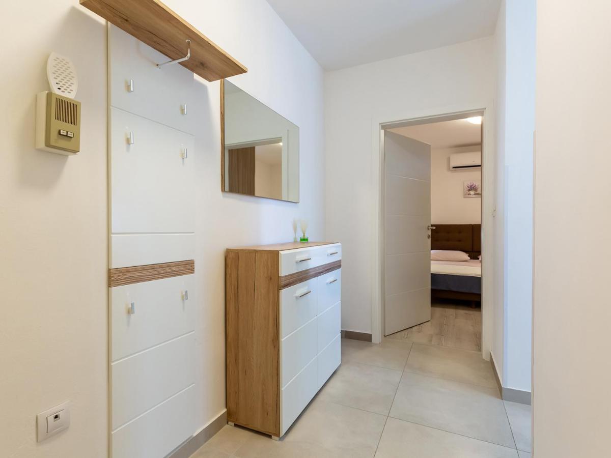 Amoroso Apartment 200M From Sea Porec Esterno foto