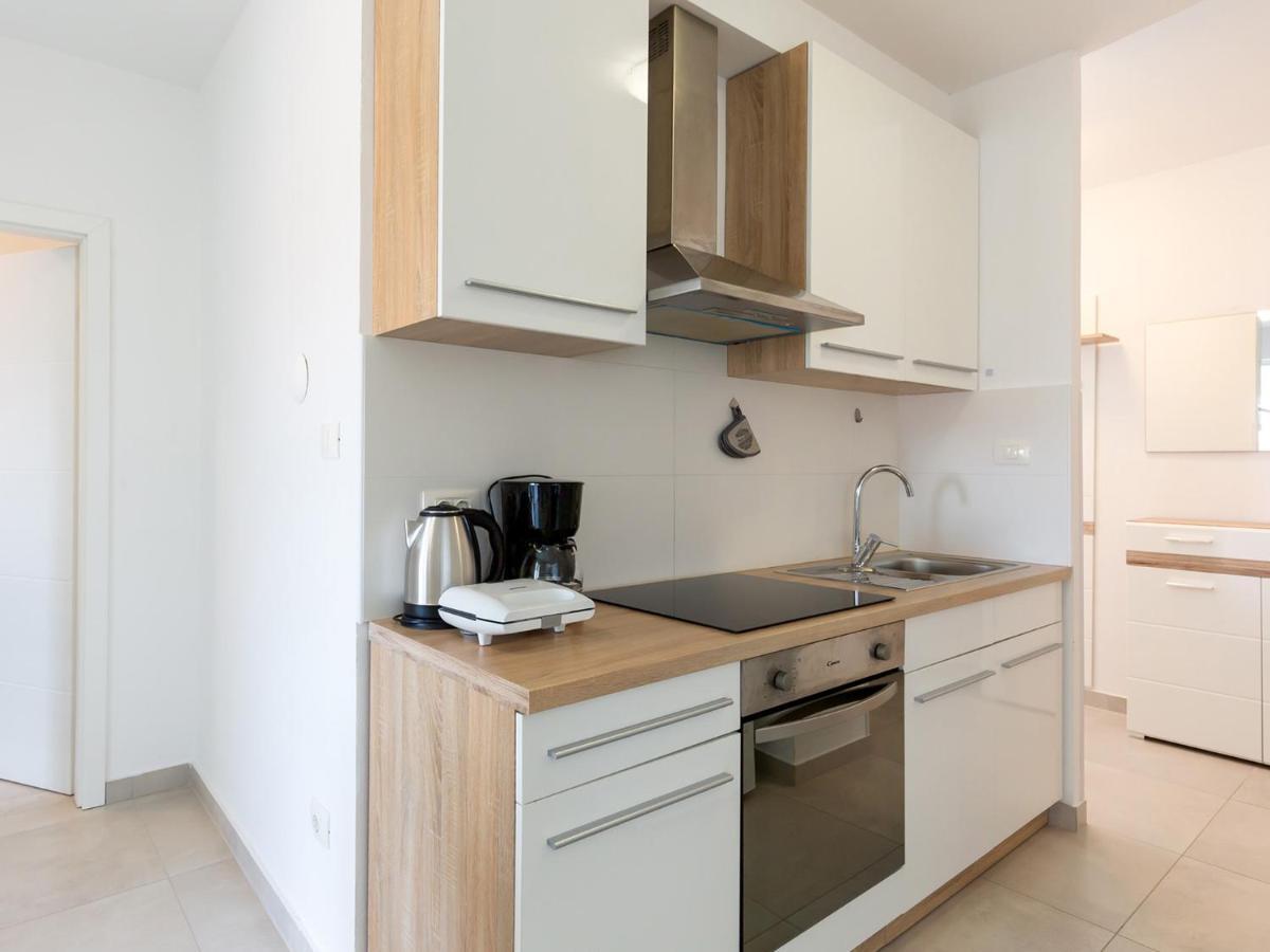 Amoroso Apartment 200M From Sea Porec Esterno foto