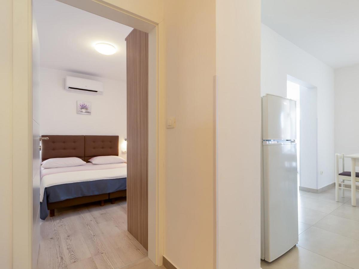 Amoroso Apartment 200M From Sea Porec Esterno foto