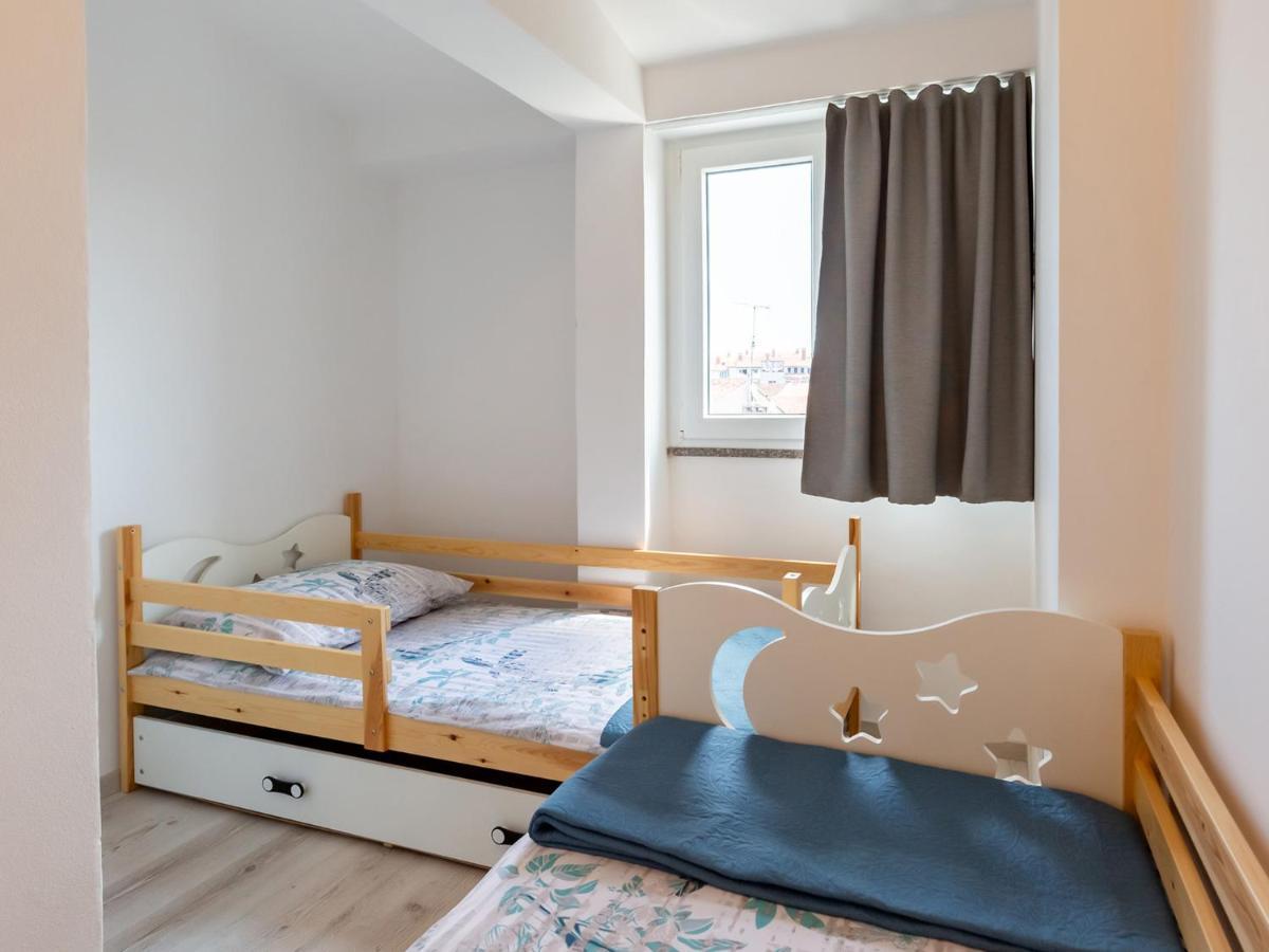 Amoroso Apartment 200M From Sea Porec Esterno foto